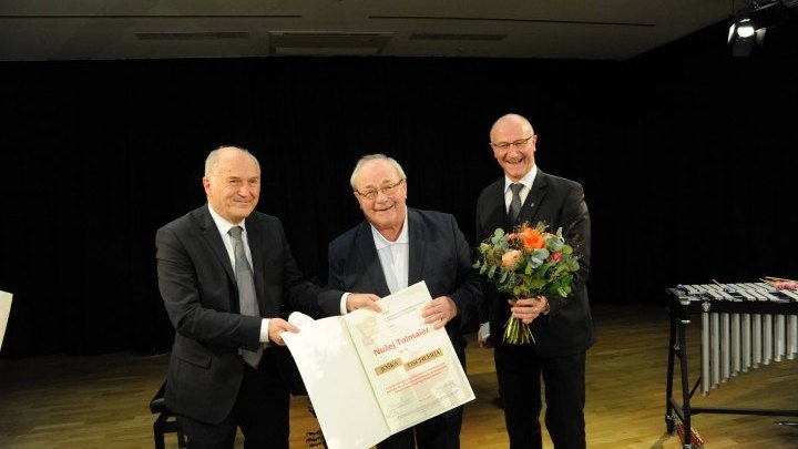 Podelitev Tischlerjeve nagrade, Valentin Inzko, Nužej Tolmaier, Janko Krištof. F: Vincenc Gotthardt