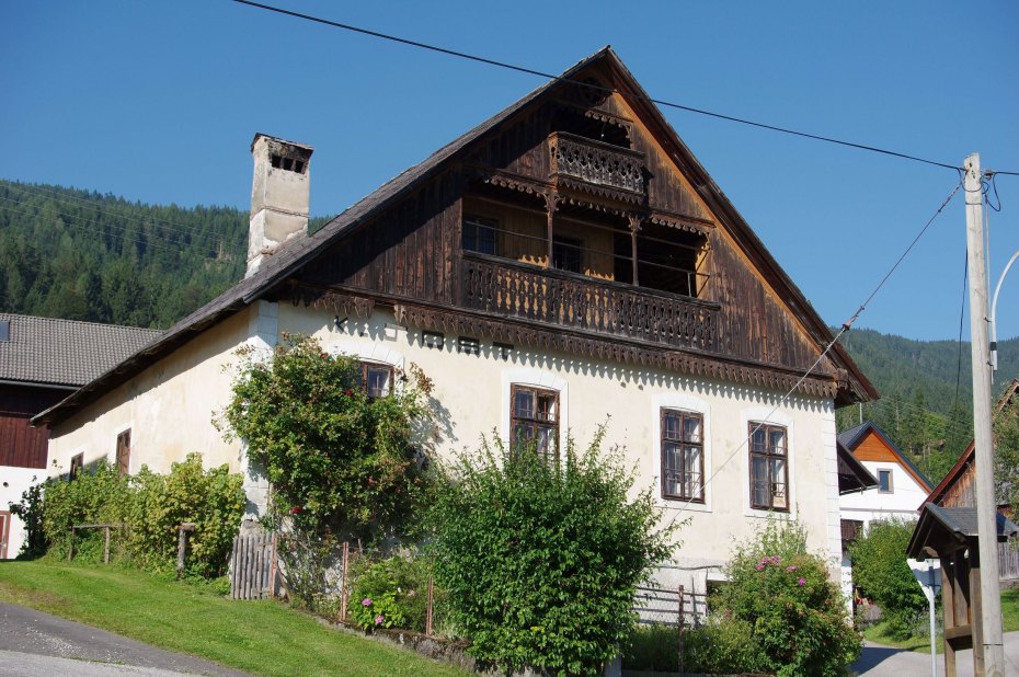 Image: Geschnitzter Balkon in Kerschdorf/Črešnje