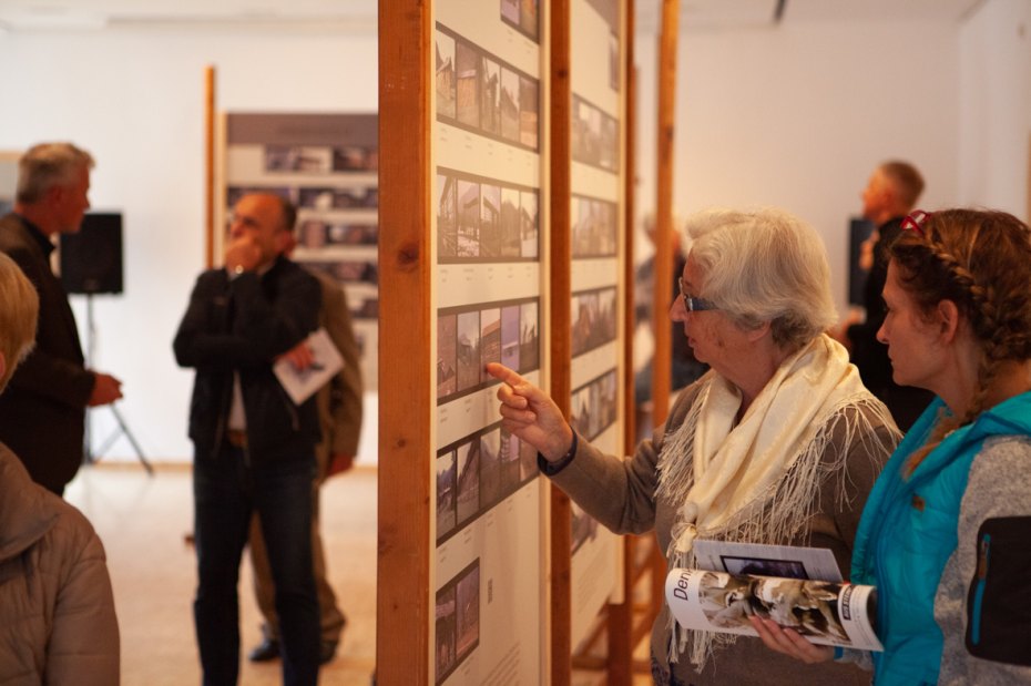 Image: Ausstellungsbesichtigung. Foto: Borut Stražišar-Lamovšek