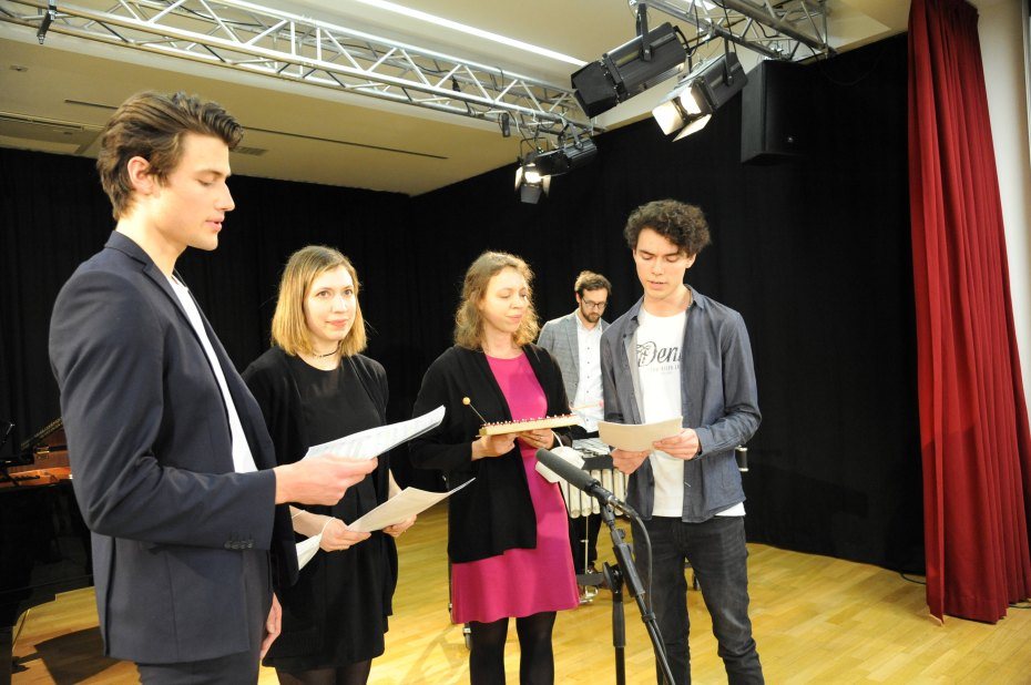 Image: Julian Lipuš, Mirjam Prochazka, Nadja Lampichler, Simon Lampichler, Emanuel Lipuš. F: V. Gotthardt