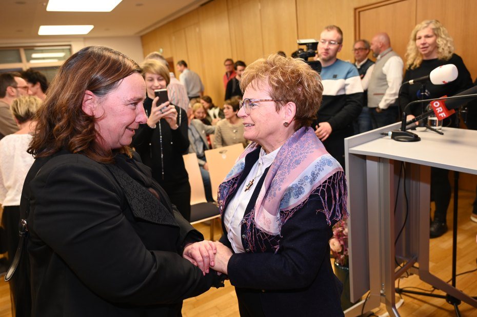 Image: Državna sekretarka Vesna Humar in Herta Maurer-Lausegger. Foto: Milan Piko, KKZ