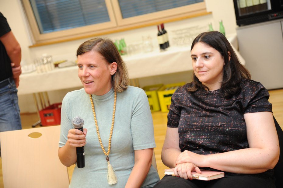 Image: Cristina Biasetto und Marie-Theres Bauer (Österreichische UNESCO-Kommission). Foto: Vincenc Gotthardt