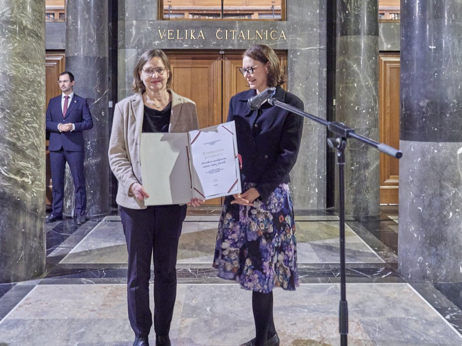 Image: Martina Piko-Rustia mit Jana Kolar bei der Verleihung der Trubar-Auszeichnung. Foto: Peter Rustia.